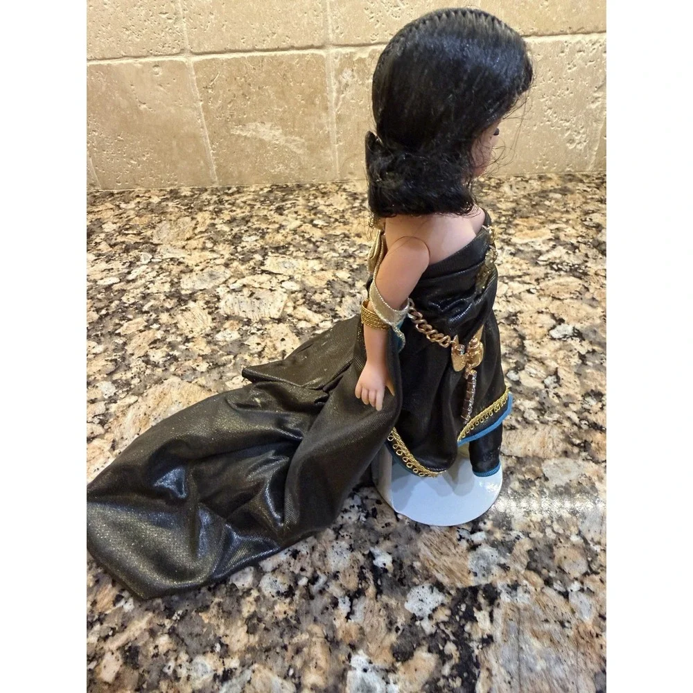 Madame Alexander Cleopatra 86002 1996 Legends #0023/2500 Doll Box COA